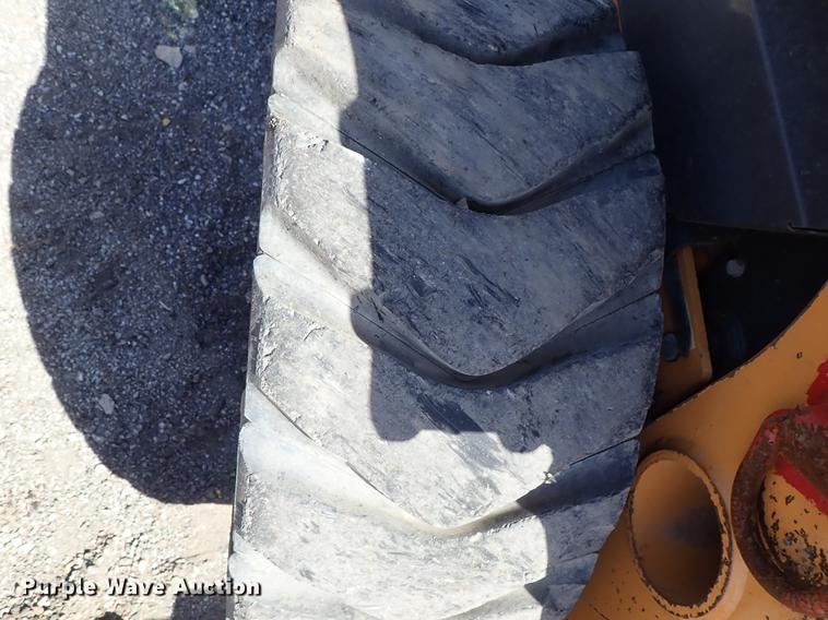 image for item DF1058 2007 Case 440 skid steer