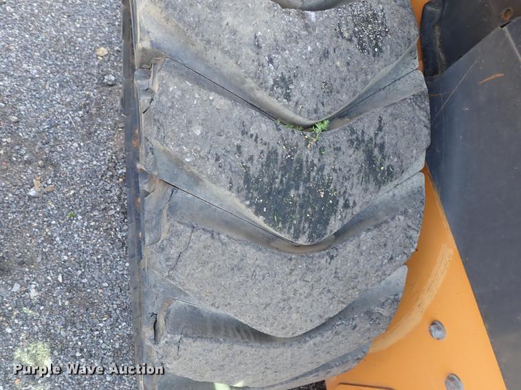 image for item DF1058 2007 Case 440 skid steer