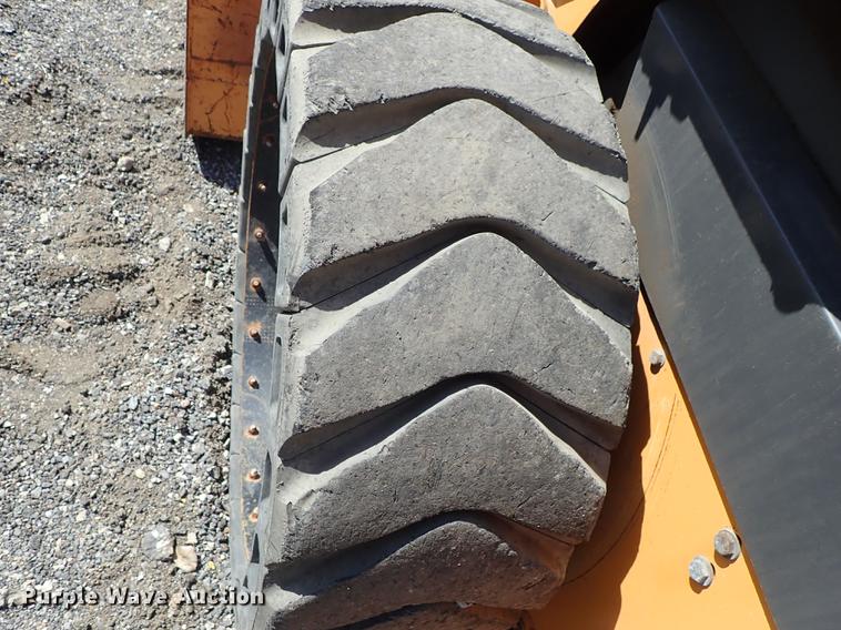 image for item DF1058 2007 Case 440 skid steer