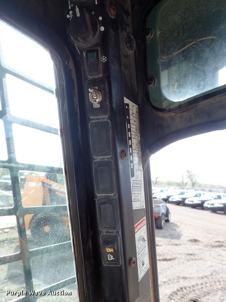 image for item DF1059 2007 Case 440 skid steer