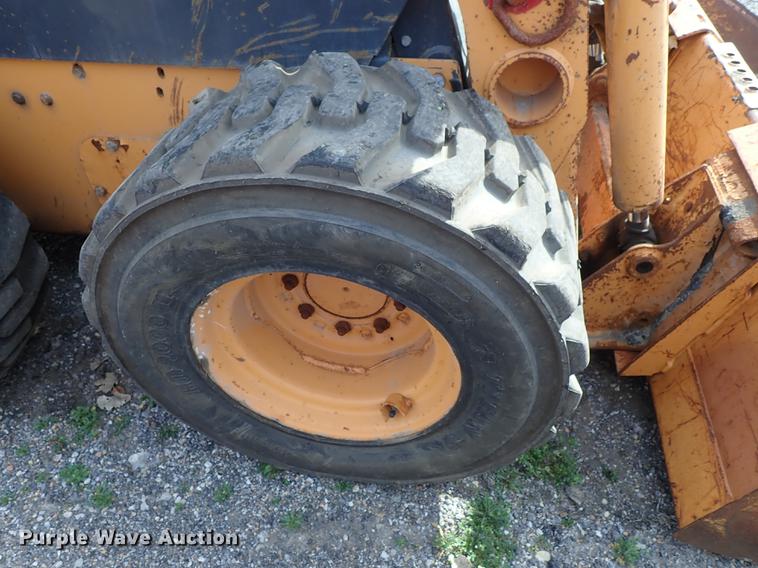 image for item DF1059 2007 Case 440 skid steer