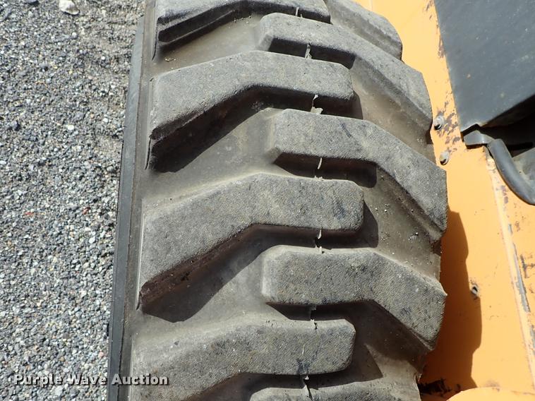 image for item DF1059 2007 Case 440 skid steer