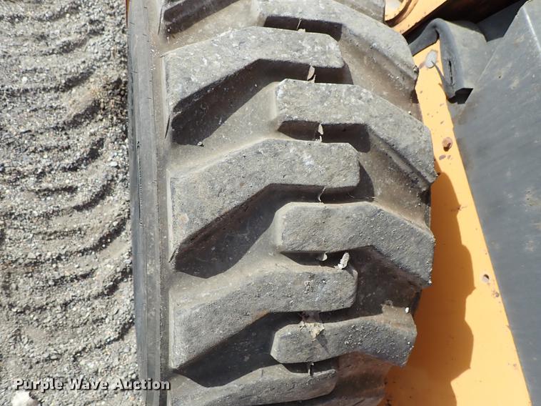 image for item DF1059 2007 Case 440 skid steer