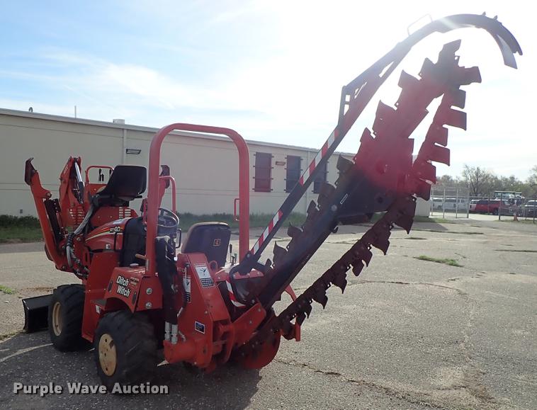 image for item DF1060 2008 Ditch Witch RT40 trencher