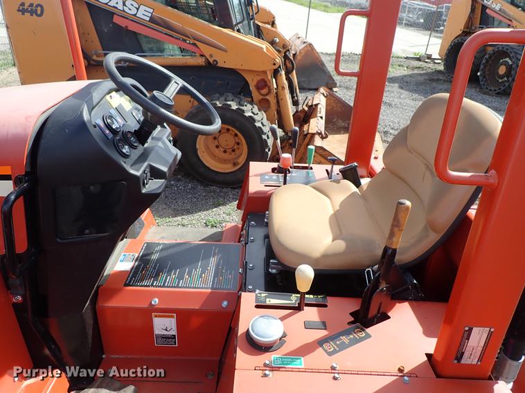 image for item DF1060 2008 Ditch Witch RT40 trencher