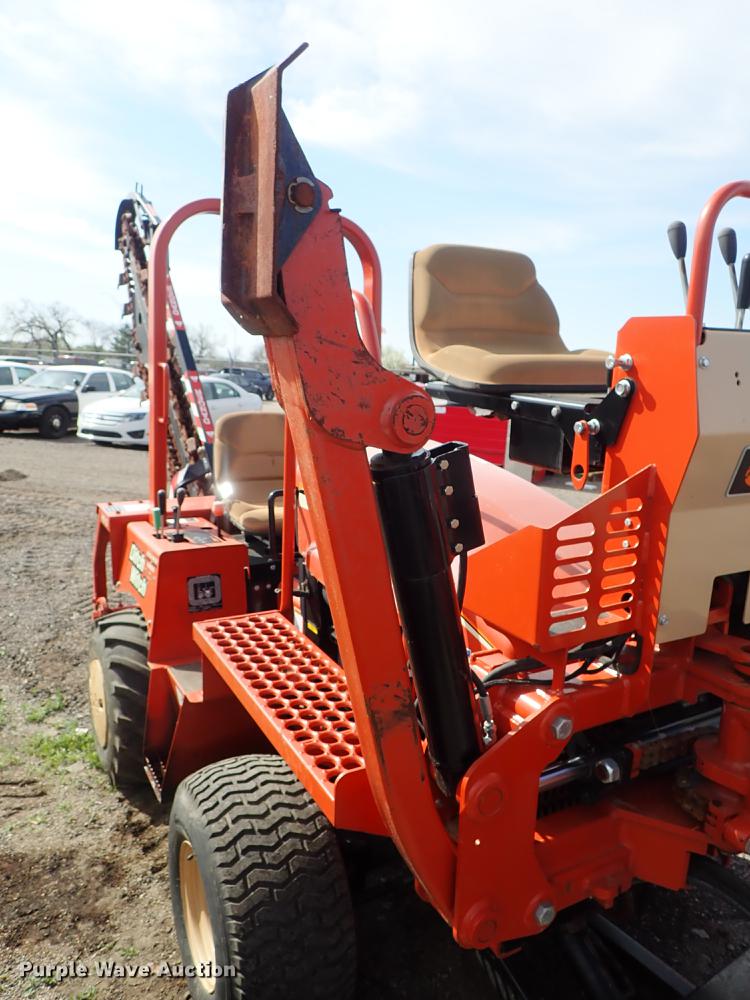 image for item DF1060 2008 Ditch Witch RT40 trencher