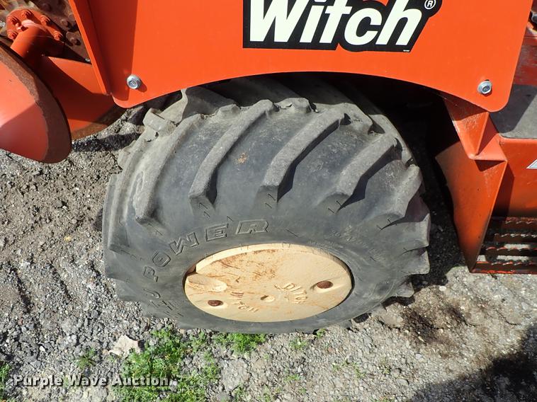 image for item DF1060 2008 Ditch Witch RT40 trencher