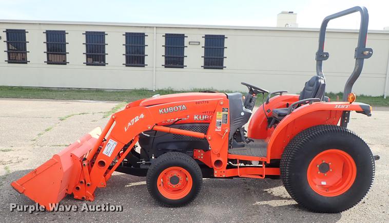 image for item DF1062 2008 Kubota L3240 HFWD tractor
