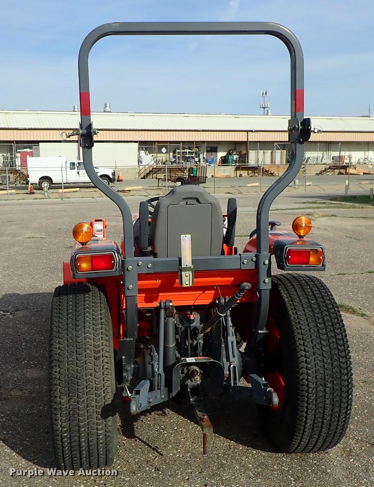 image for item DF1062 2008 Kubota L3240 HFWD tractor