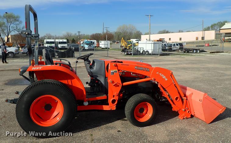 image for item DF1062 2008 Kubota L3240 HFWD tractor