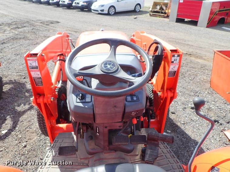 image for item DF1062 2008 Kubota L3240 HFWD tractor