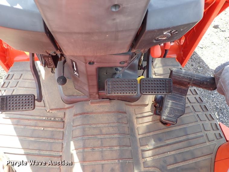 image for item DF1062 2008 Kubota L3240 HFWD tractor