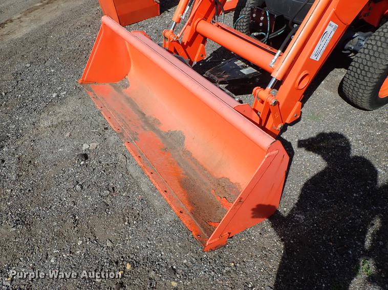 image for item DF1062 2008 Kubota L3240 HFWD tractor