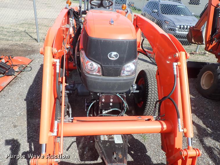 image for item DF1062 2008 Kubota L3240 HFWD tractor