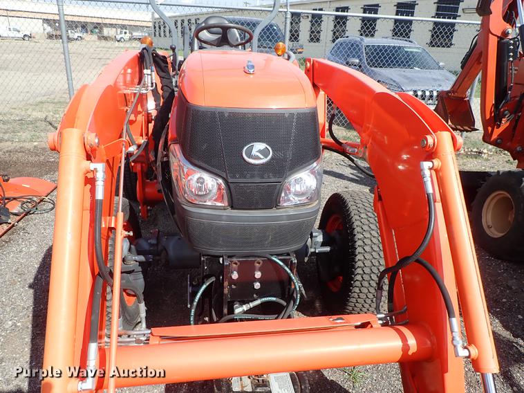image for item DF1062 2008 Kubota L3240 HFWD tractor