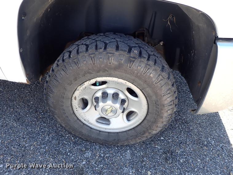 image for item DF1066 2008 Chevrolet Silverado 2500HD pickup truck