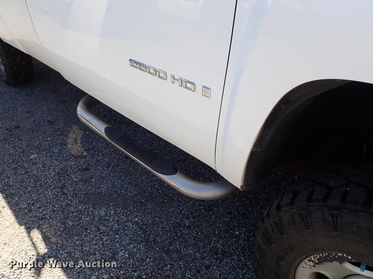 image for item DF1067 2008 Chevrolet Silverado 2500HD pickup truck