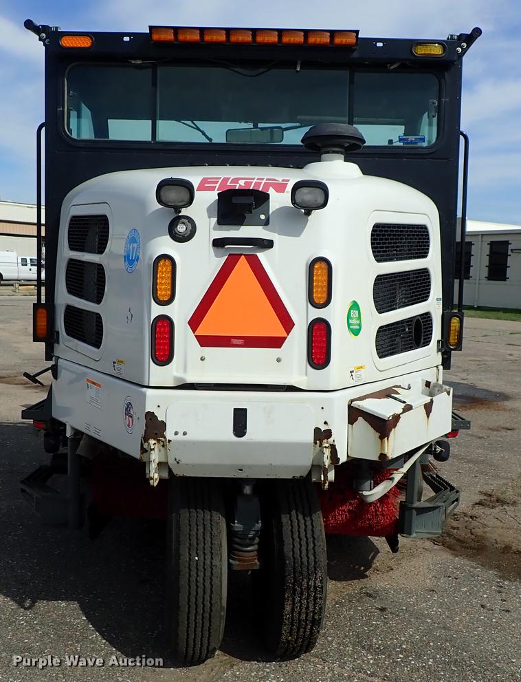 image for item DF1070 2013 Elgin Pelican NP street sweeper