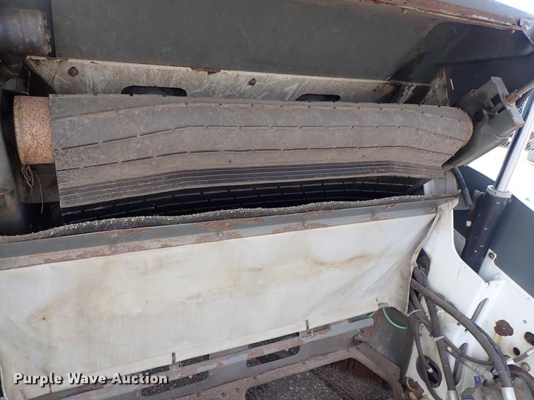 image for item DF1070 2013 Elgin Pelican NP street sweeper