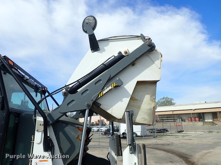 image for item DF1070 2013 Elgin Pelican NP street sweeper