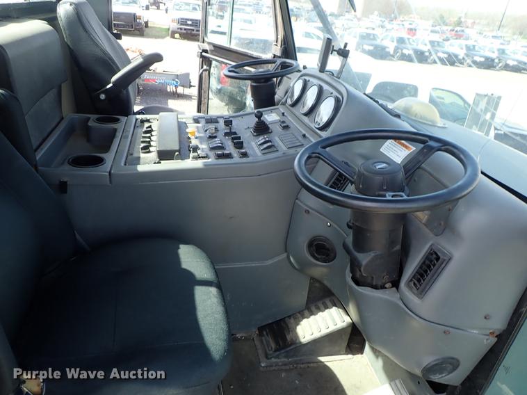 image for item DF1070 2013 Elgin Pelican NP street sweeper