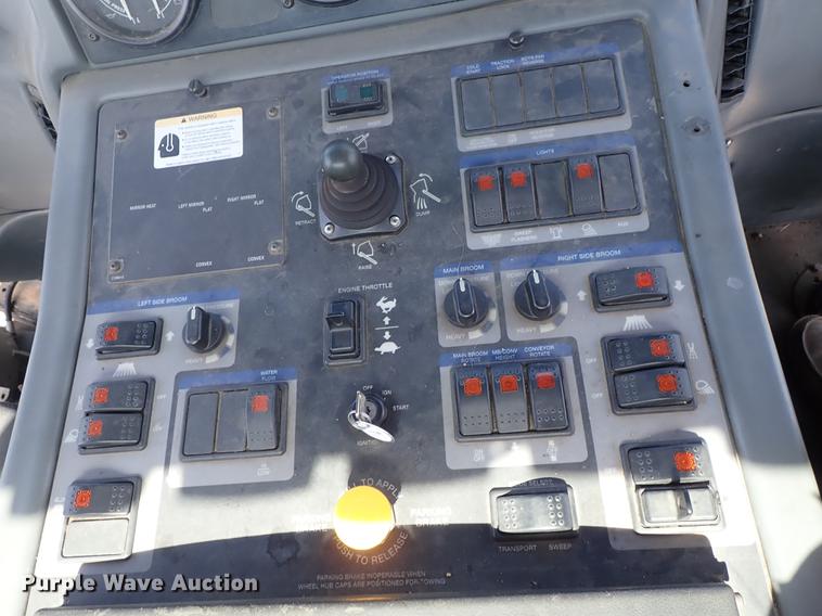 image for item DF1070 2013 Elgin Pelican NP street sweeper