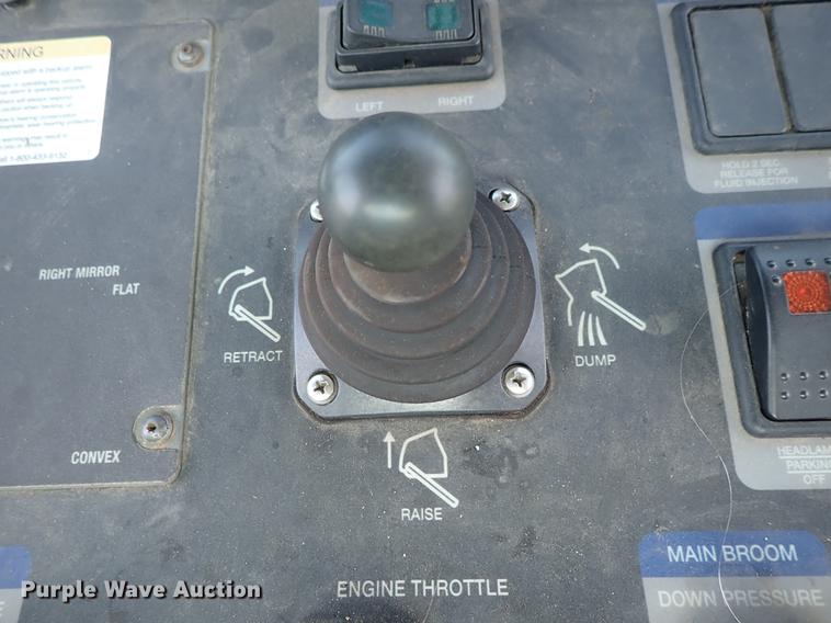 image for item DF1070 2013 Elgin Pelican NP street sweeper