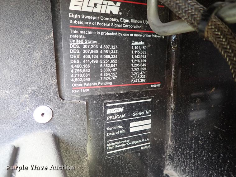 image for item DF1070 2013 Elgin Pelican NP street sweeper