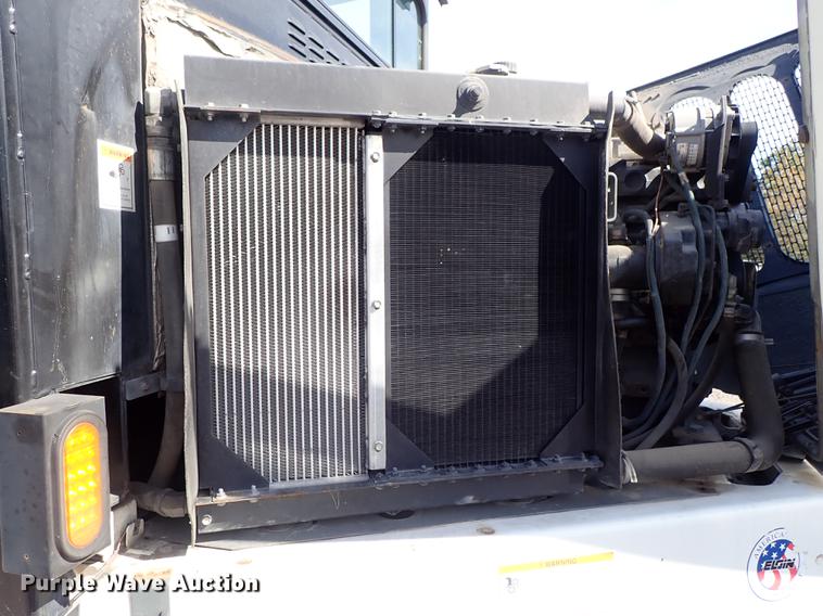 image for item DF1070 2013 Elgin Pelican NP street sweeper