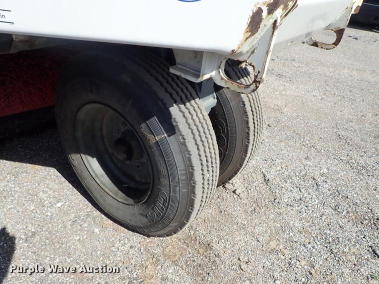 image for item DF1070 2013 Elgin Pelican NP street sweeper