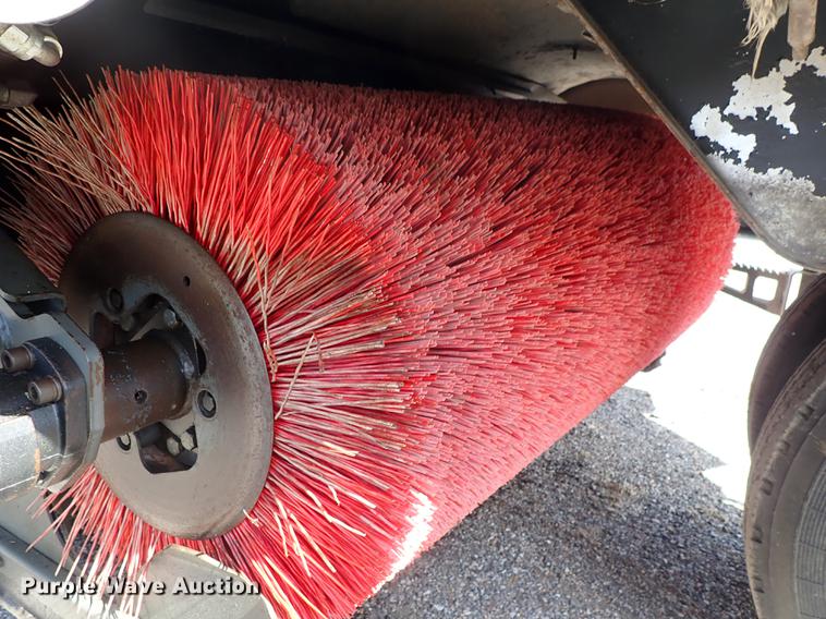 image for item DF1070 2013 Elgin Pelican NP street sweeper