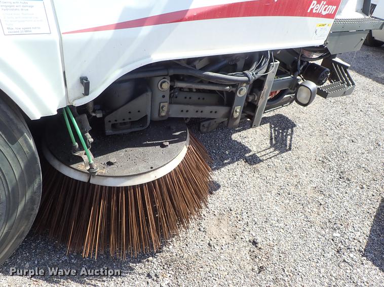 image for item DF1070 2013 Elgin Pelican NP street sweeper