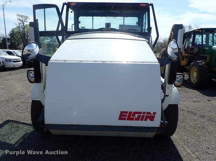 image for item DF1070 2013 Elgin Pelican NP street sweeper