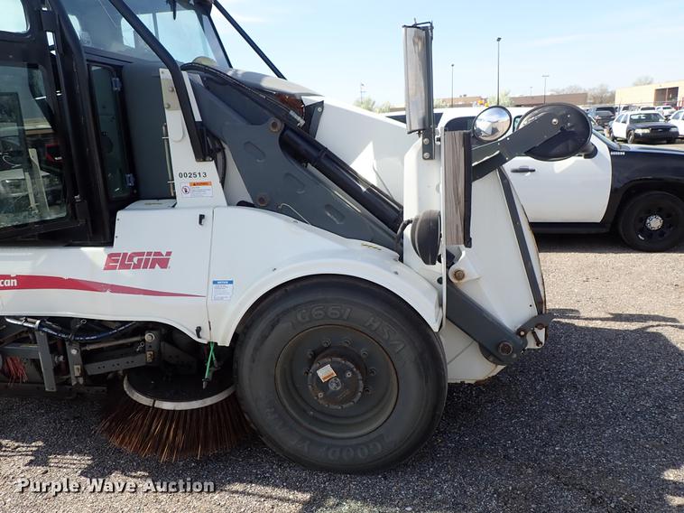 image for item DF1070 2013 Elgin Pelican NP street sweeper