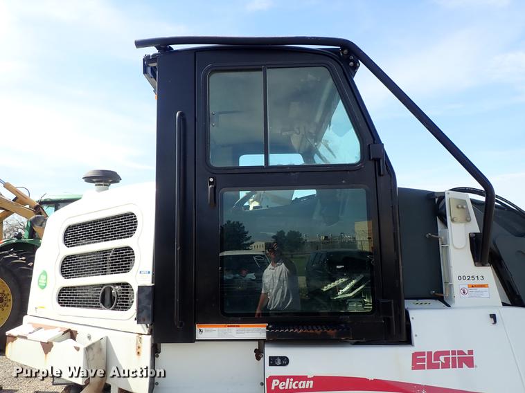 image for item DF1070 2013 Elgin Pelican NP street sweeper