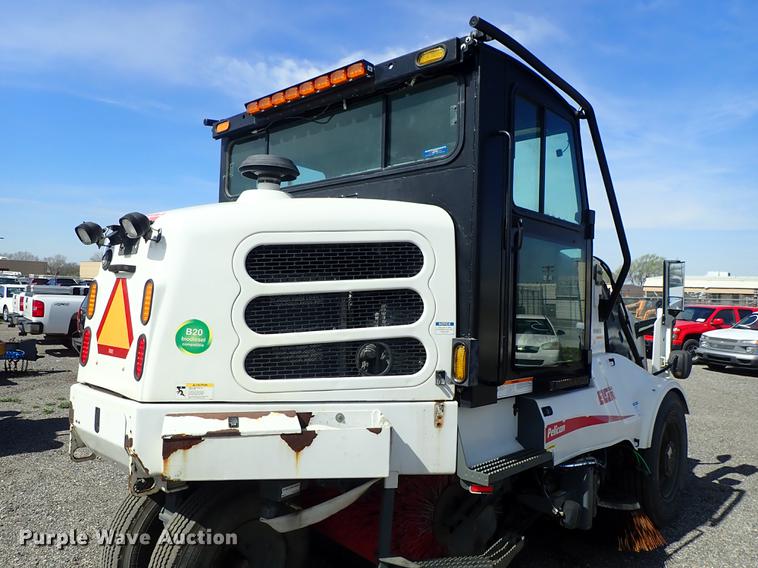 image for item DF1070 2013 Elgin Pelican NP street sweeper