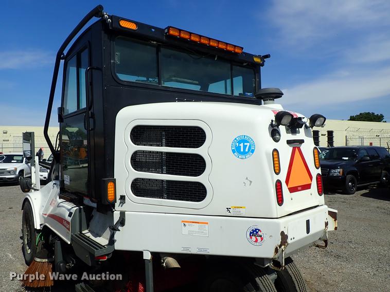 image for item DF1070 2013 Elgin Pelican NP street sweeper