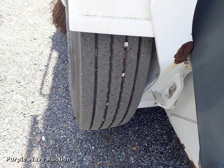 image for item DF1070 2013 Elgin Pelican NP street sweeper