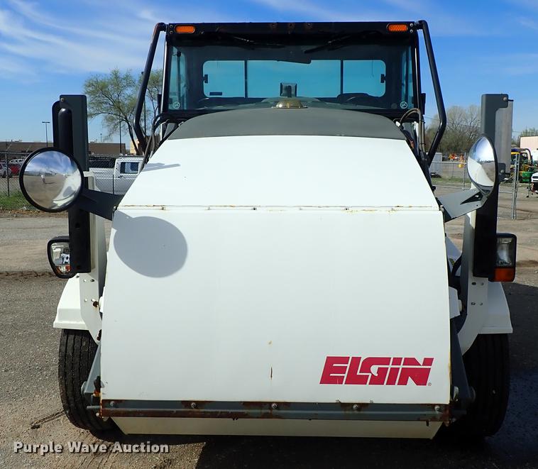 image for item DF1071 2012 Elgin Pelican NP street sweeper