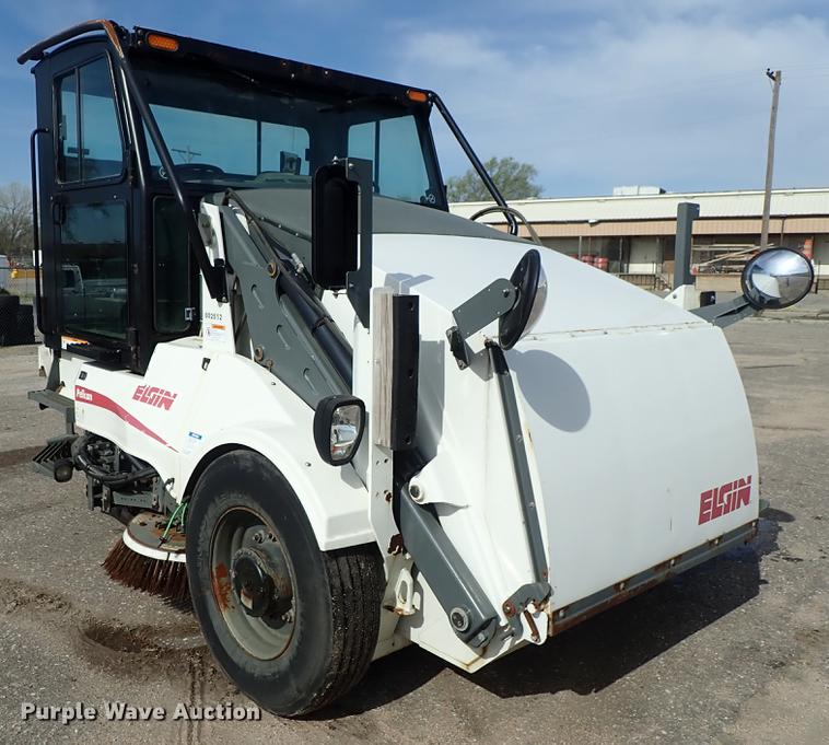 image for item DF1071 2012 Elgin Pelican NP street sweeper