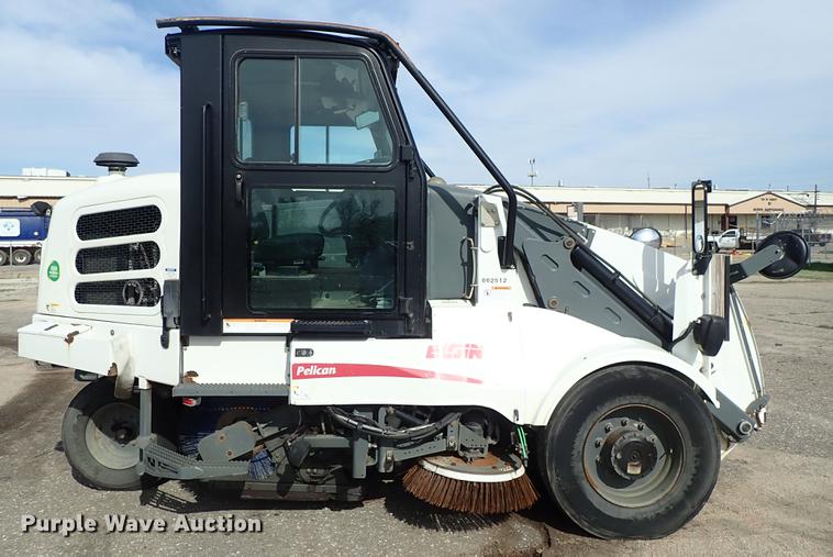 image for item DF1071 2012 Elgin Pelican NP street sweeper