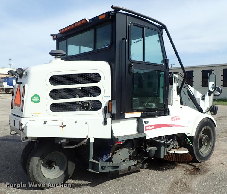 image for item DF1071 2012 Elgin Pelican NP street sweeper