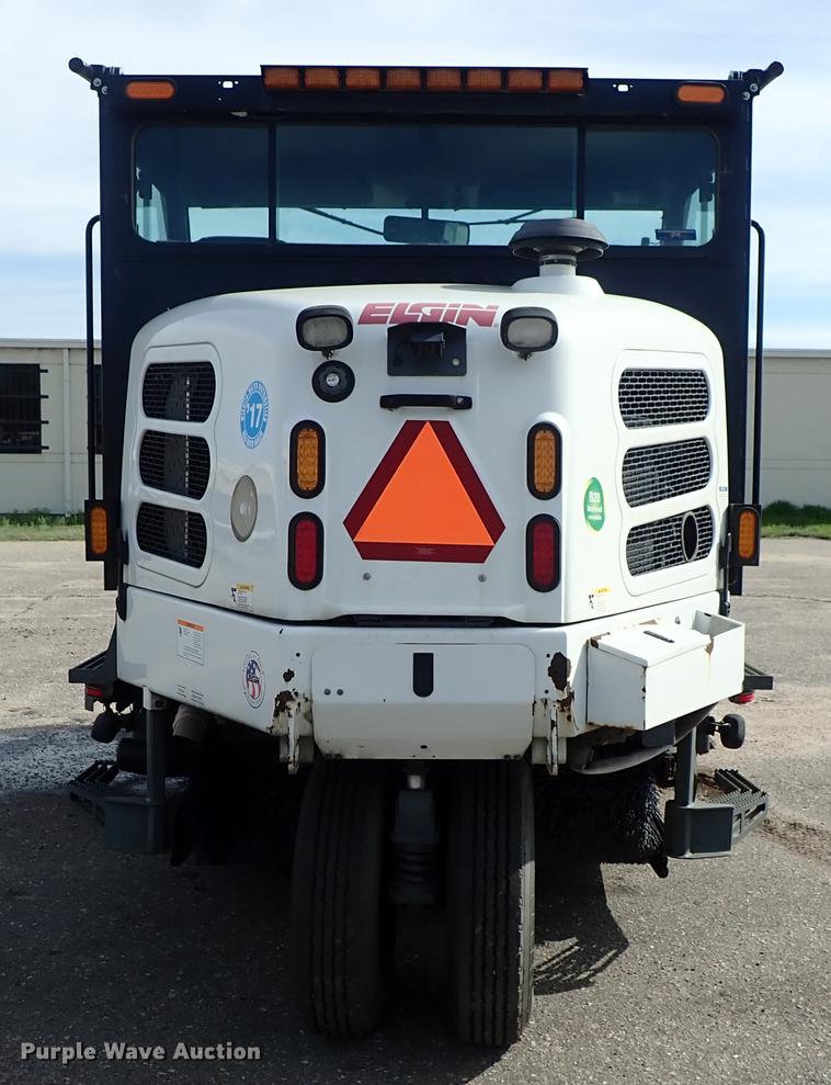 image for item DF1071 2012 Elgin Pelican NP street sweeper