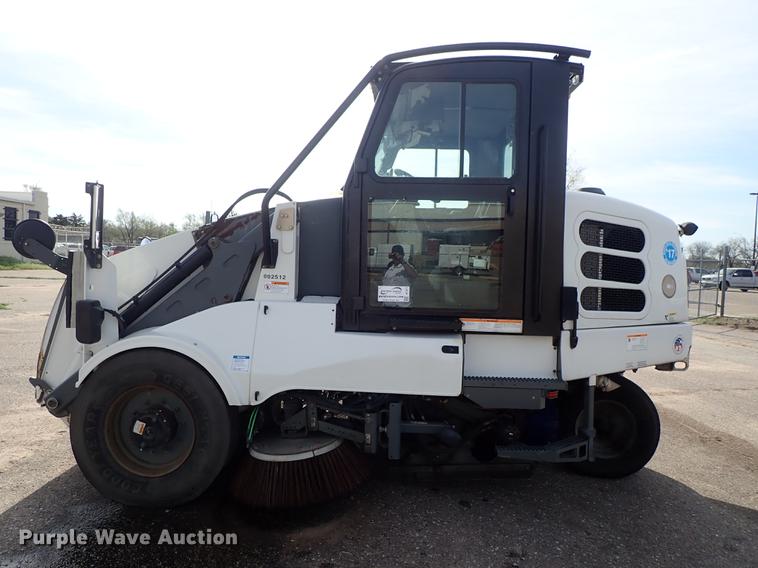 image for item DF1071 2012 Elgin Pelican NP street sweeper