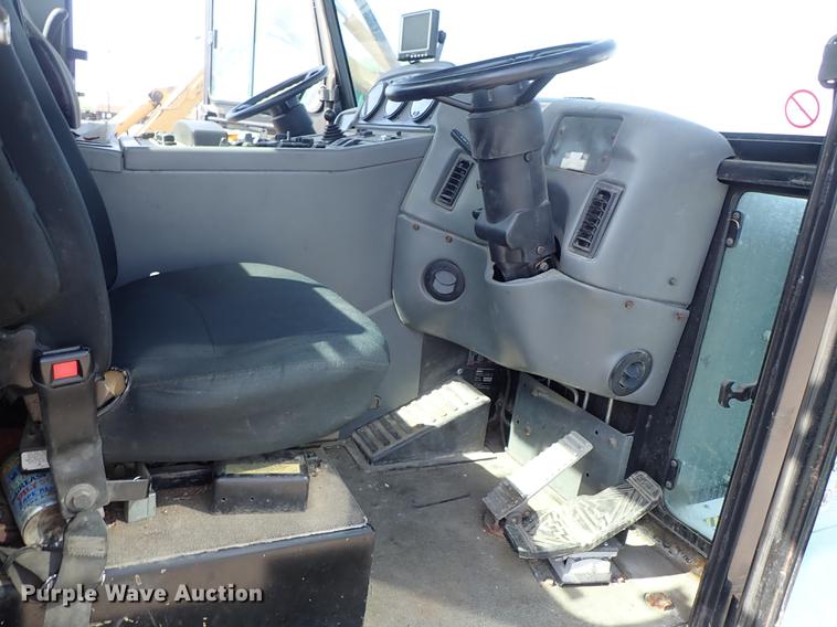 image for item DF1071 2012 Elgin Pelican NP street sweeper