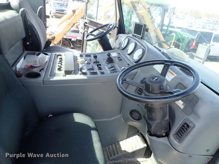 image for item DF1071 2012 Elgin Pelican NP street sweeper