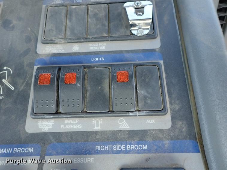 image for item DF1071 2012 Elgin Pelican NP street sweeper