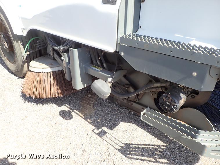 image for item DF1071 2012 Elgin Pelican NP street sweeper