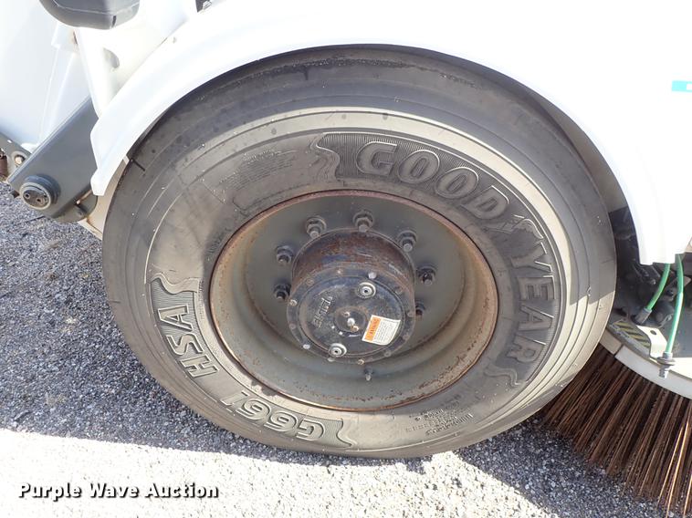 image for item DF1071 2012 Elgin Pelican NP street sweeper