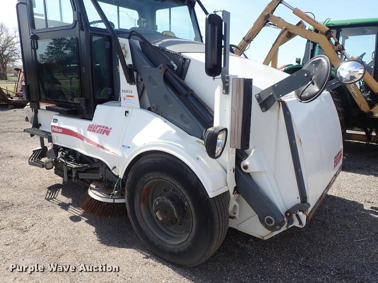 image for item DF1071 2012 Elgin Pelican NP street sweeper